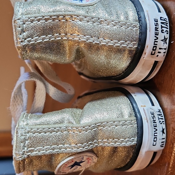 Converse Gold Shimmering Toddler High-Tops Size 3 - Picture 5 of 16